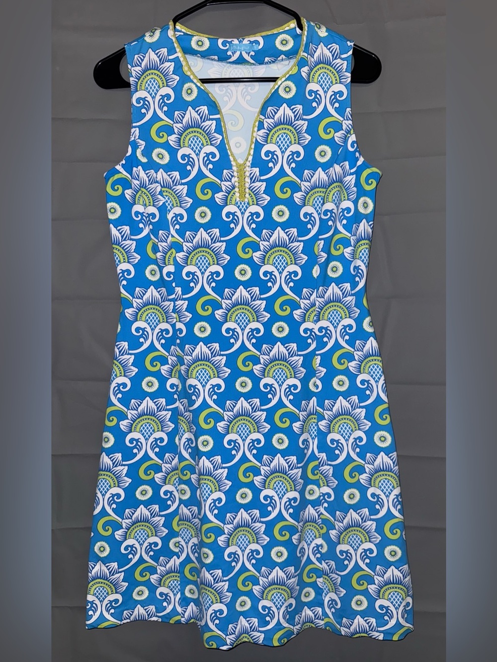 McLaughlin sleeveless shift dress size S